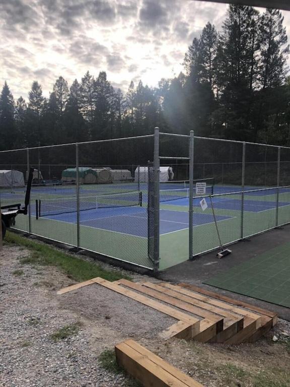 Akiskinook At Windermere Lake - Private Beach Access - New Pool And Hot Tub Now Open! Invermere Exterior foto